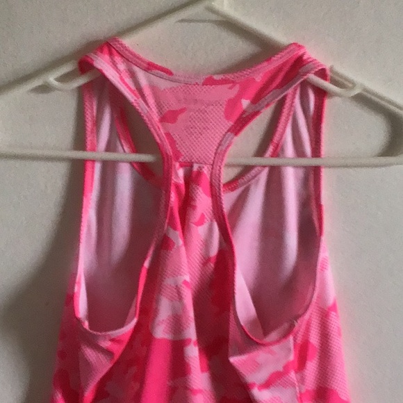 Workout tank top - Picture 2 of 3